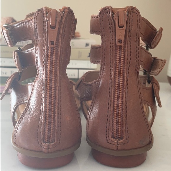 BORN sandals size 6M - Picture 3 of 6